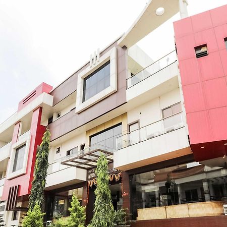 Super Townhouse Lalghati Near Airport Bhopal Eksteriør bilde