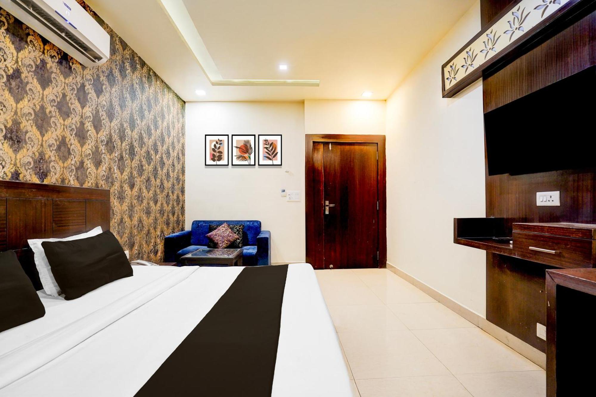 Super Townhouse Lalghati Near Airport Bhopal Eksteriør bilde