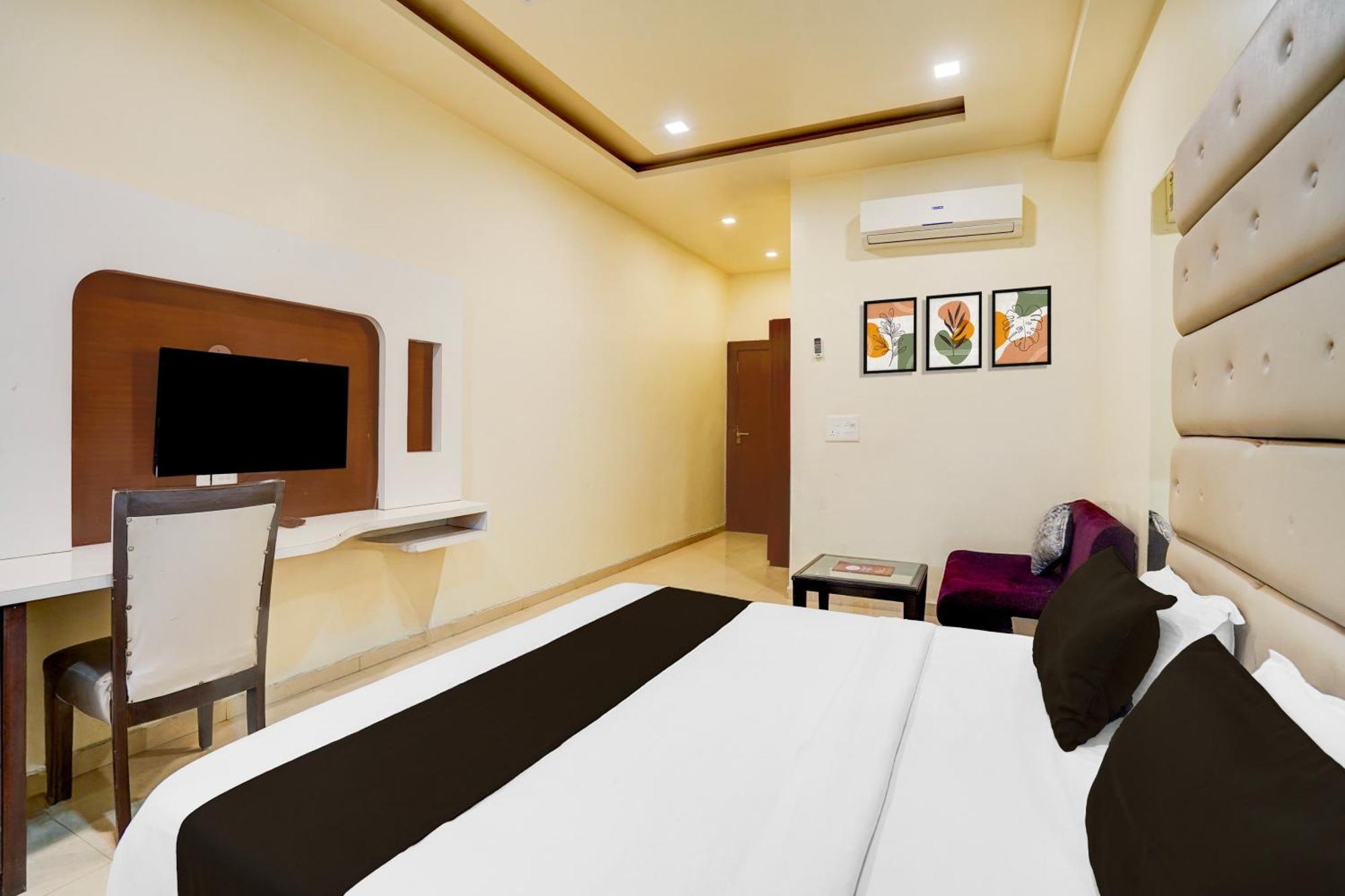 Super Townhouse Lalghati Near Airport Bhopal Eksteriør bilde