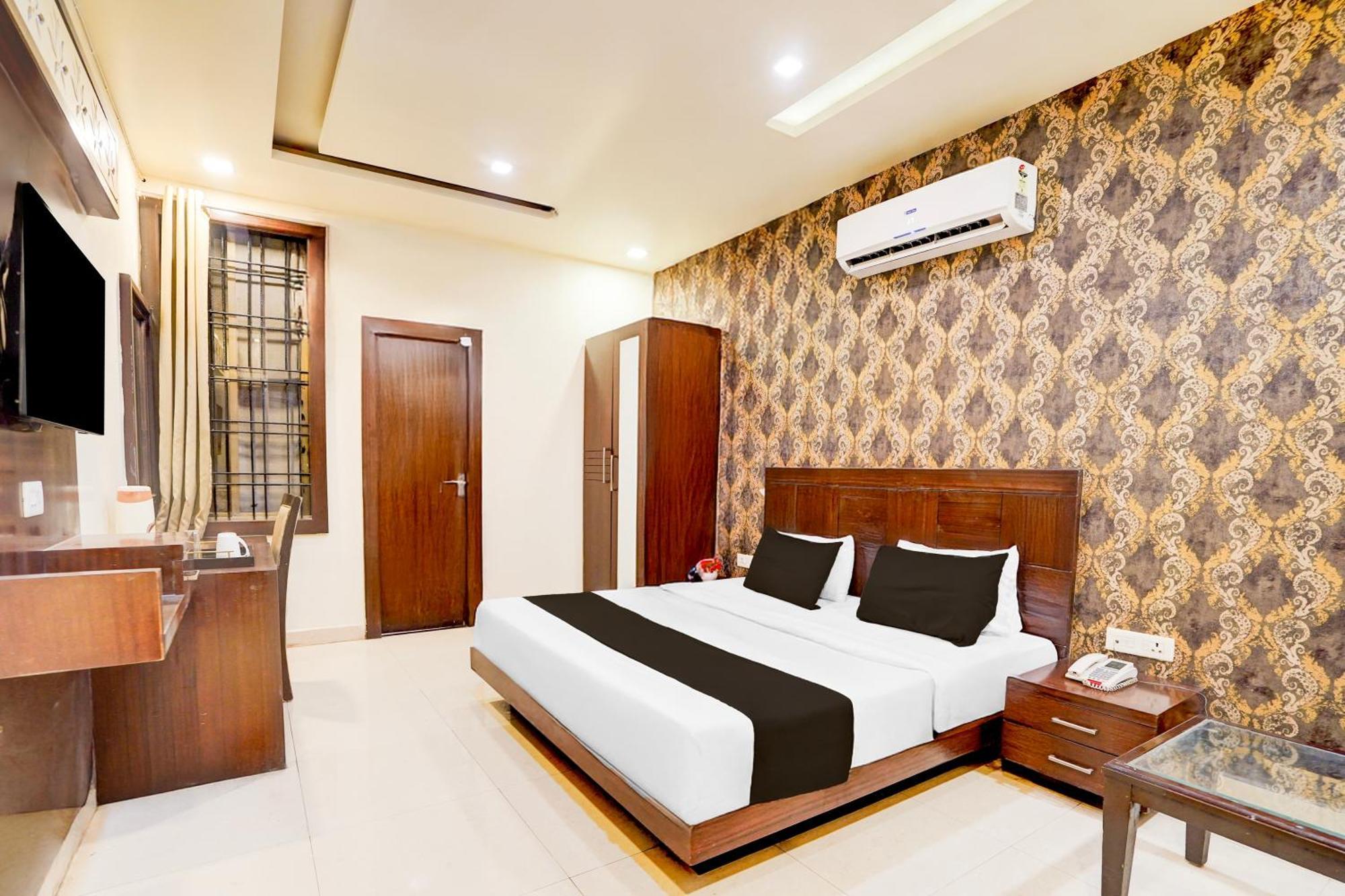Super Townhouse Lalghati Near Airport Bhopal Eksteriør bilde